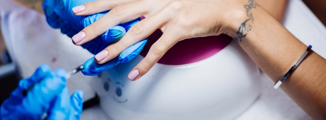 Damen Maniküre in Illnau-Effretikon